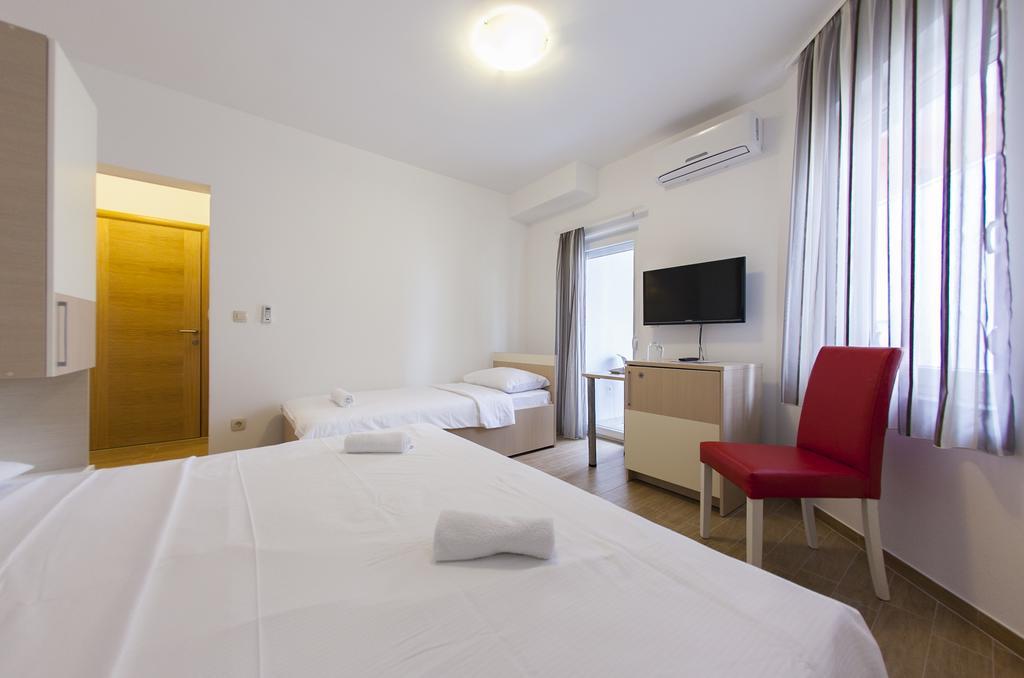 Guesthouse Villa Klara Baška Voda Eksteriør billede