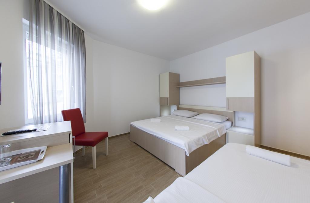 Guesthouse Villa Klara Baška Voda Eksteriør billede